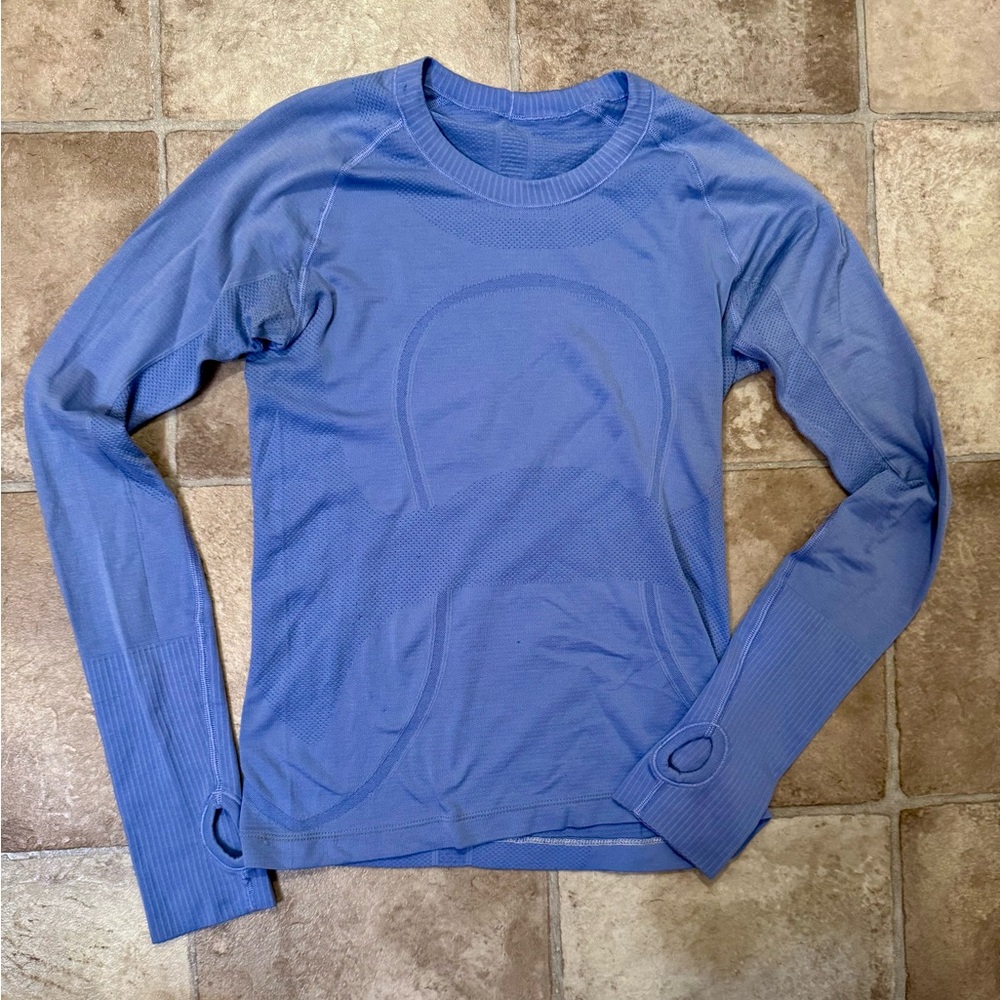 Women’s Lululemon Swiftly tech long-sleeve shirt